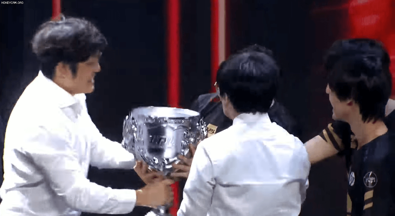 우지의 롤챔스 첫 우승