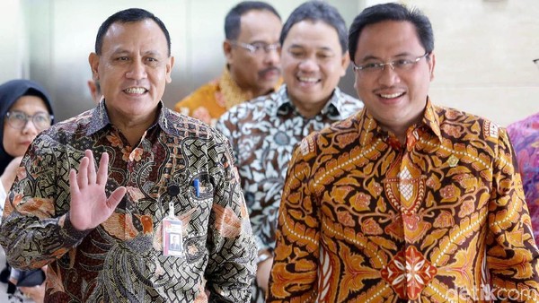 Ketua BPK Ungkap Dugaan Kerugian Negara Lebih dari Rp 6 T di 4 Proyek Ini Ketua BPK Ungkap Dugaan Kerugian Negara Lebih dari Rp 6 T di 4 Proyek Ini