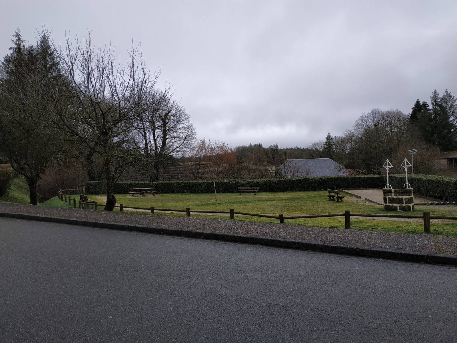 LA FRANCE DES EGLISES FRANCE OF CHURCHES VITRACSURMONTANE