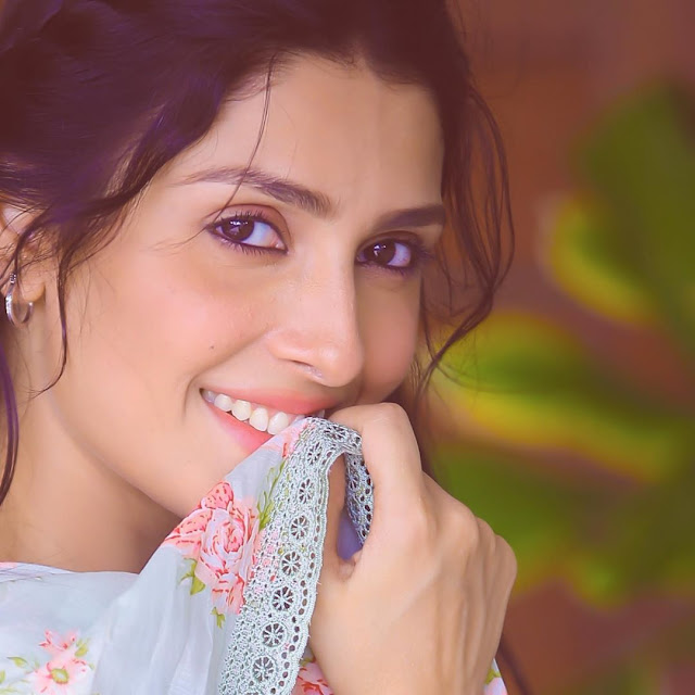 Ayeza Khan Looking Stunning in New Clicks