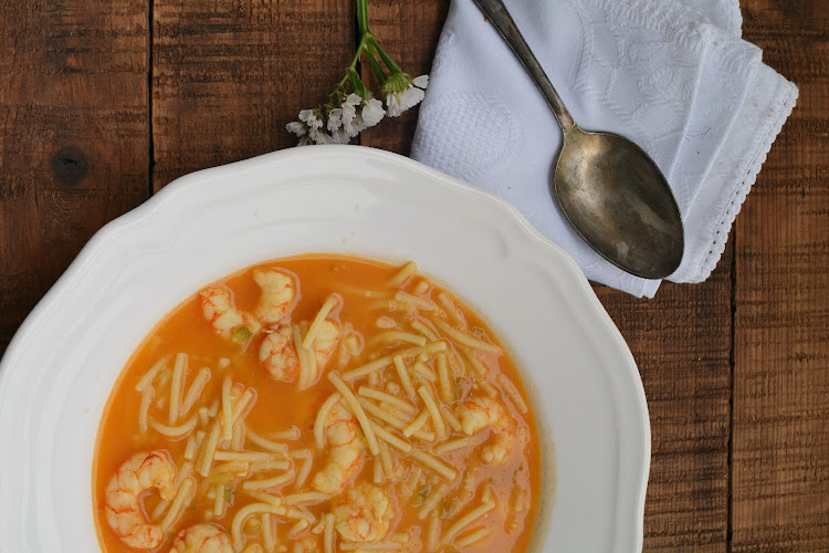 Sopa de fideos y gambones Thermomix