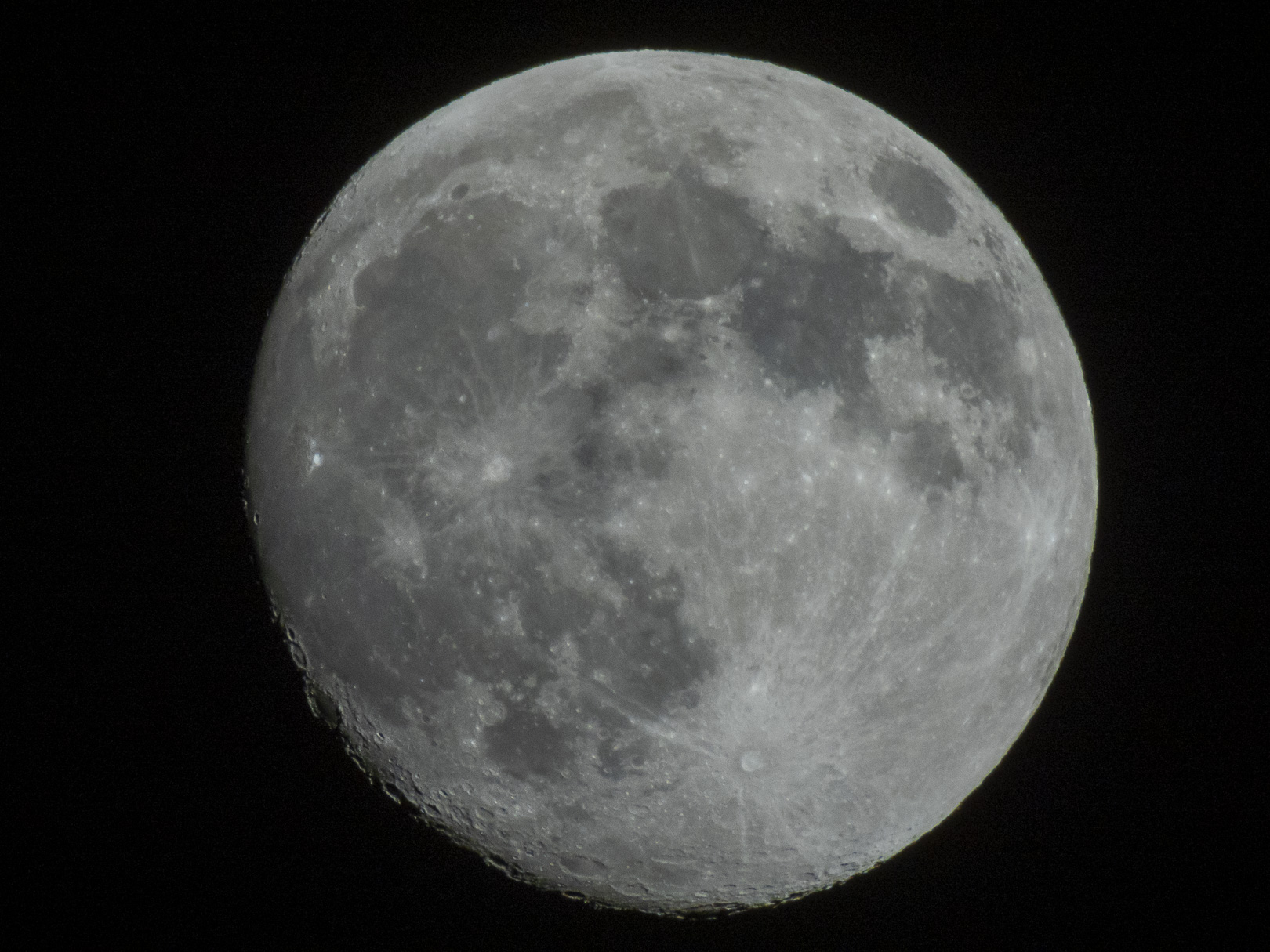 Какая луна будет 27. Фото Луны. Луна Астрофото. 5 Луна. Полная Луна Астрофото.