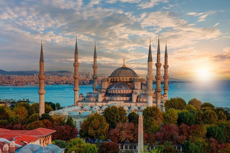 masjid biru blue mosque destinasi wisata dan ibadah di istanbul turki yang menakjubkan nurul sufitri travel lifestyle blogger