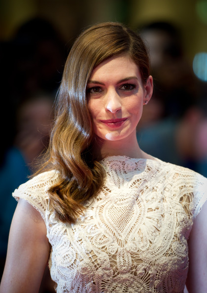 Trends Hairstyle Haircuts 2013: Try on Anne Hathaway's Hairstyle Anne
