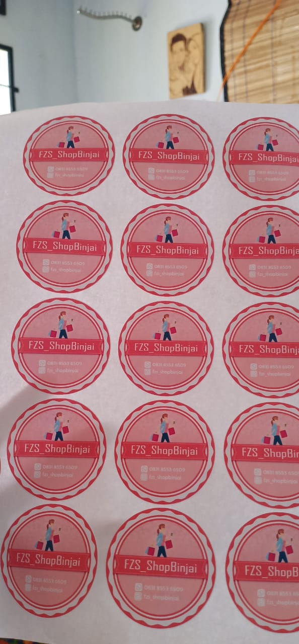 Contoh Desain Logo Pink dan Cetak Stiker Label