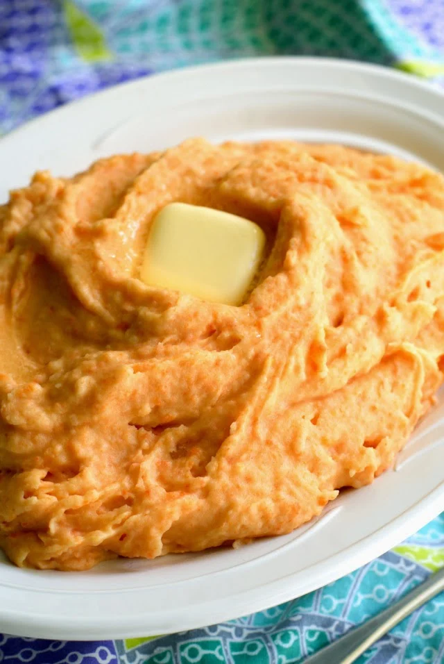 Creamy Potato Carrot Mash | thetwobiteclub.com