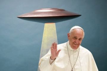 El papa Francisco, dispuesto a bautizar extraterrestres 6HB75Ig-360