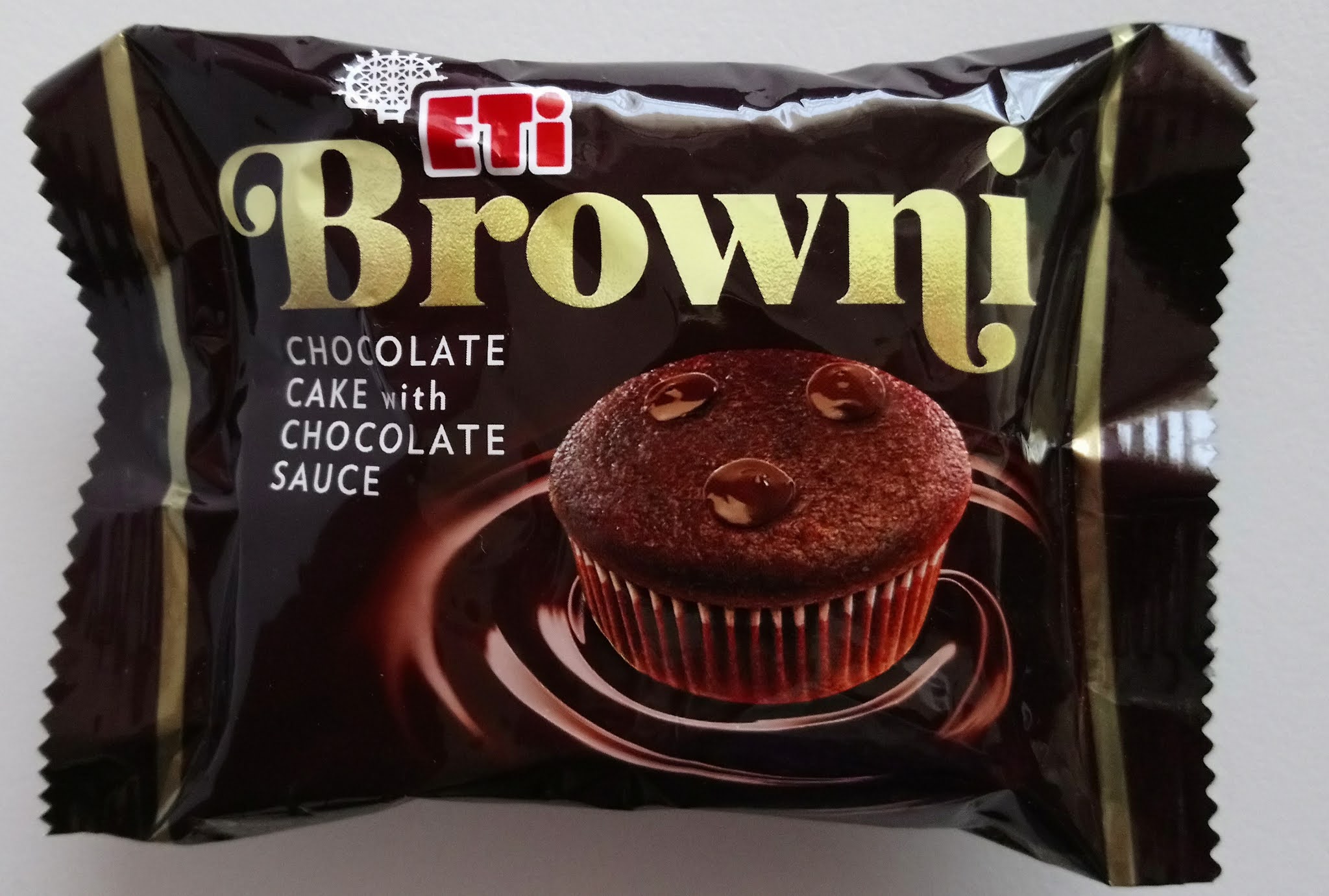 Chwile zasłodzenia Eti Browni Chocolate Cake with Chocolate Sauce