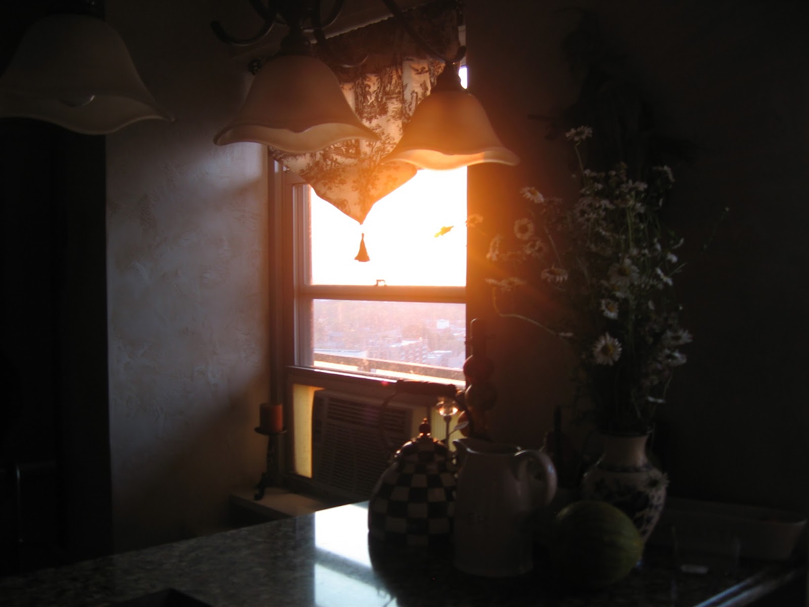 Nikiraart: Morning sun in the kitchen.