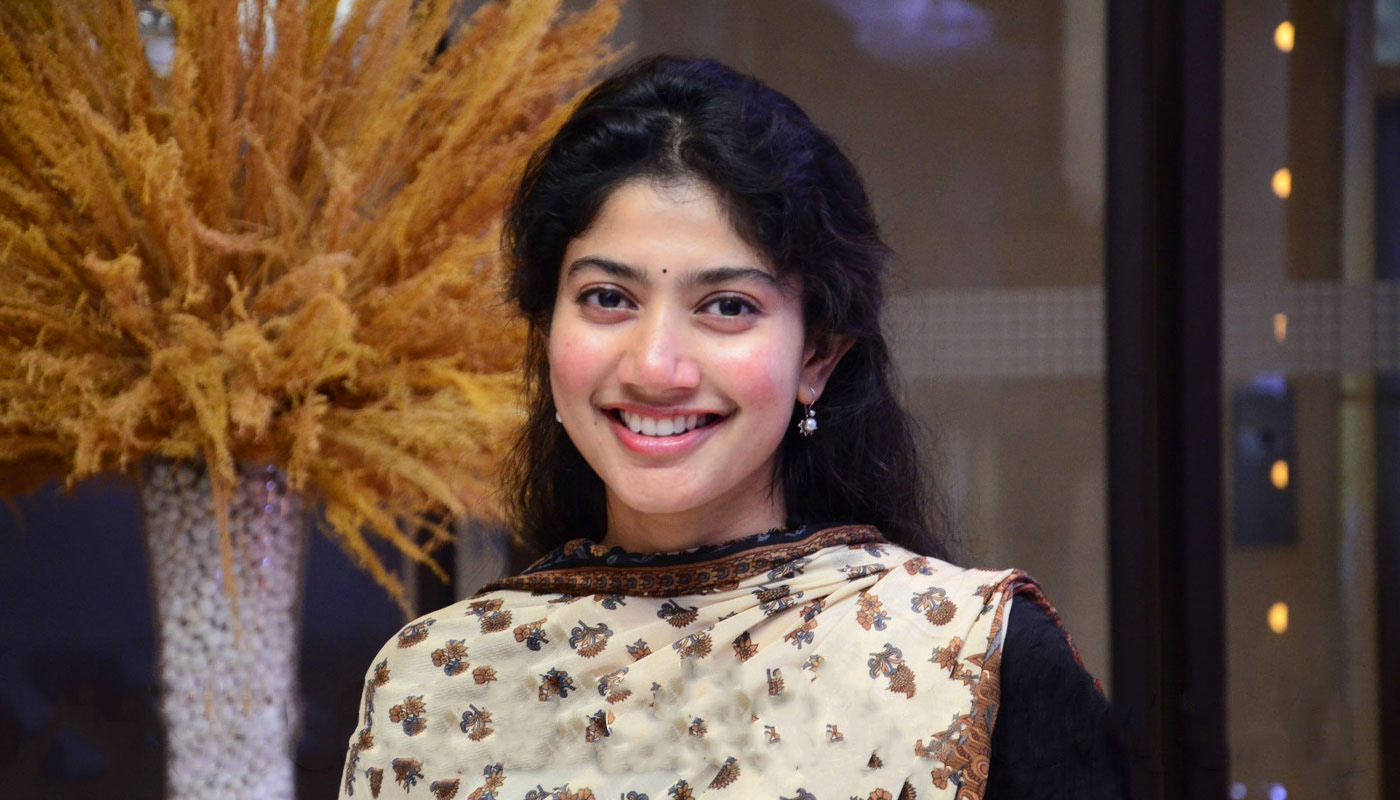 sai pallavi photos from love story movie meet