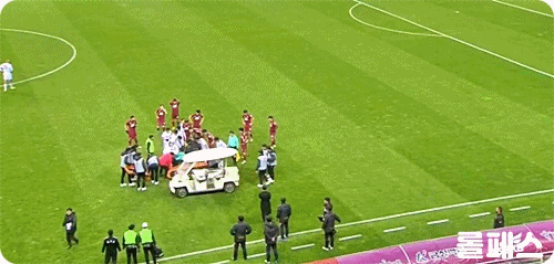 꼭 칭찬 받았으면하는 이승모 부상장면에서 심판 + 스텝진들 재빠른 대처.gif | 인스티즈