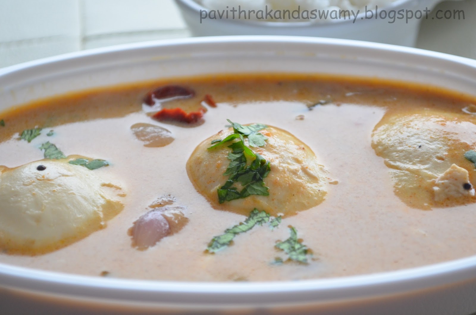 The Fat Lady Easy egg curry with coconut milk / தேங்காய் பால் முட்டை குழம்பு