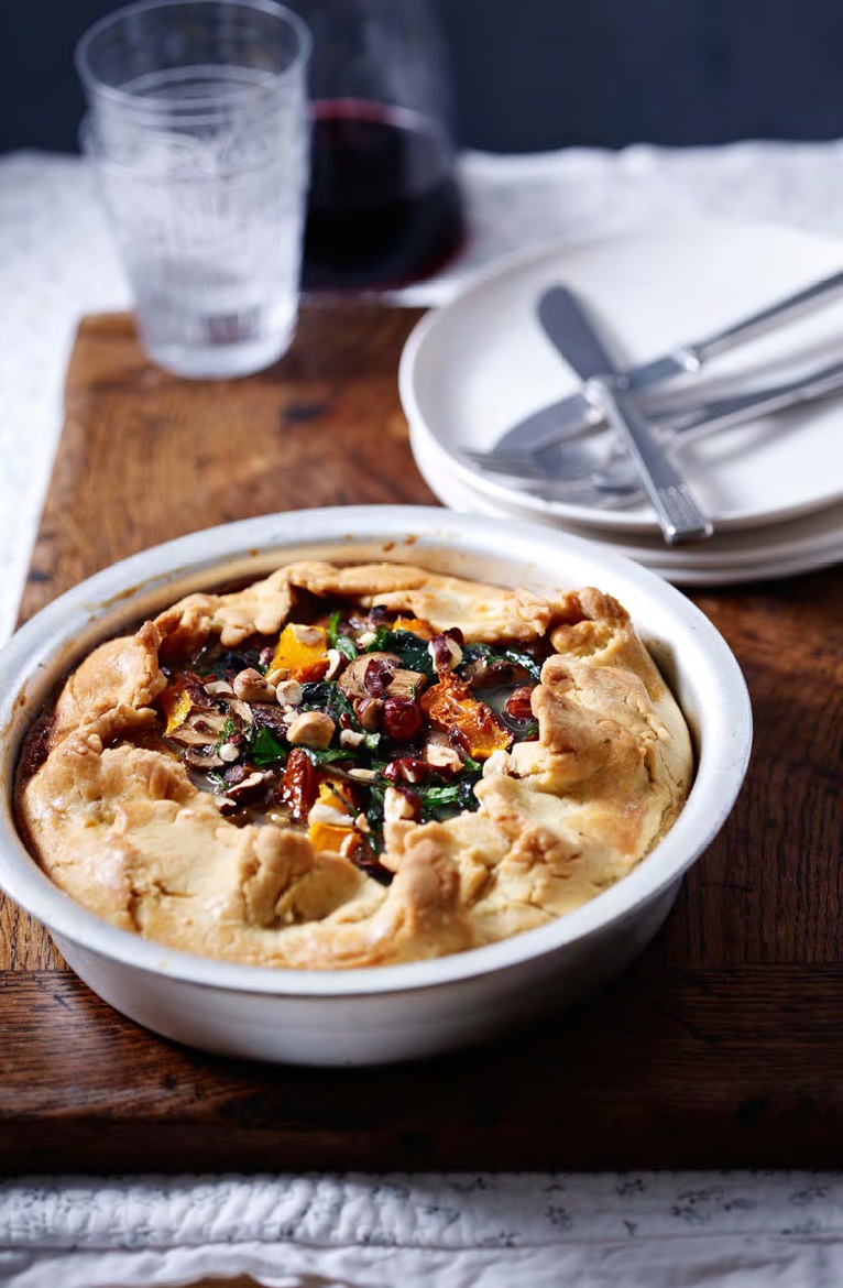 Spinach, butternut squash and cheese freeform tart Creative DIY