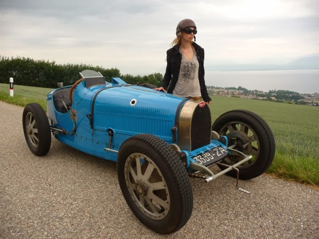 Bugatti in blue in the swiss alps
