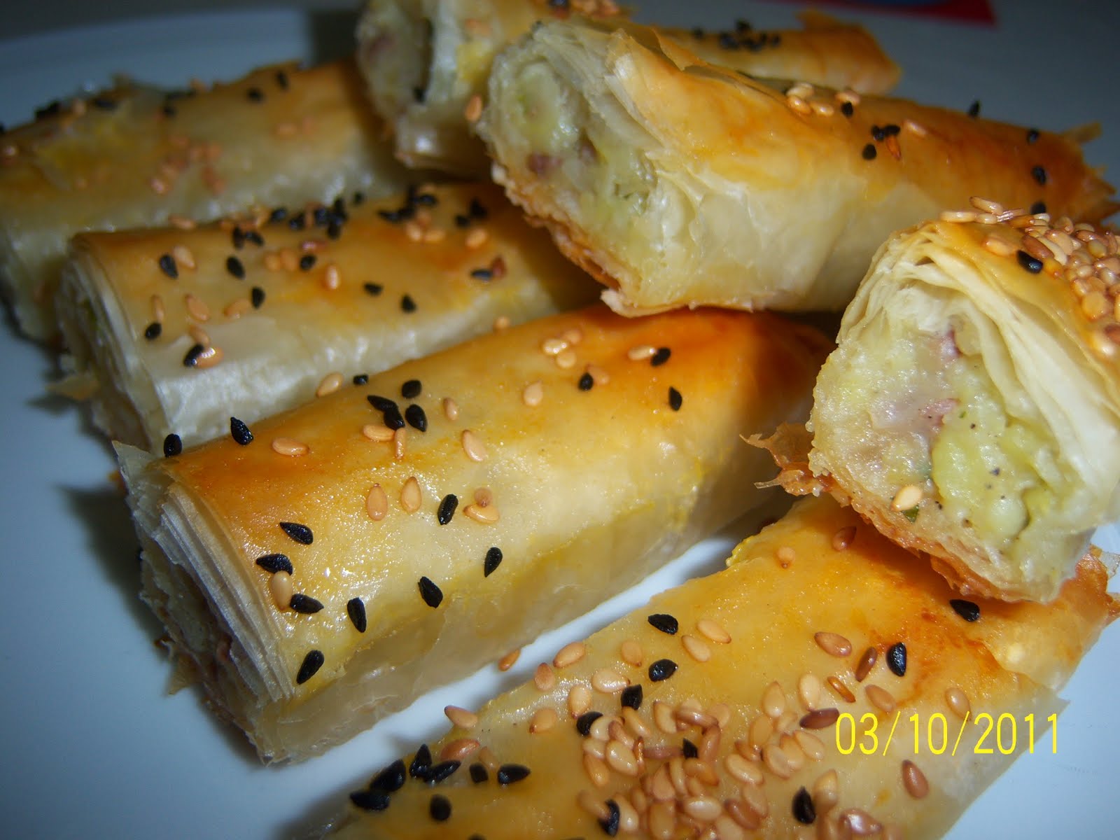 EZELLE PATATESLİKIYMALI BÖREK