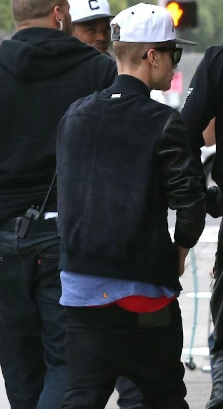 Celeb Saggers: Justin Bieber's Tight Ass in Red Boxers