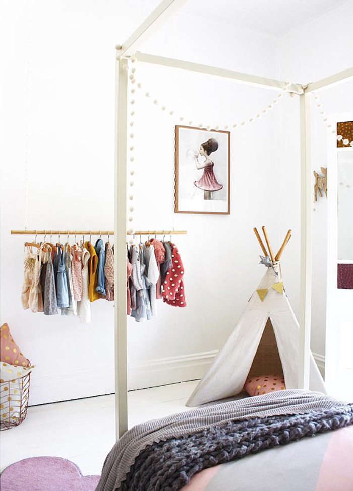 Rafakids Monday inspiration Clothes rack for children's rooms