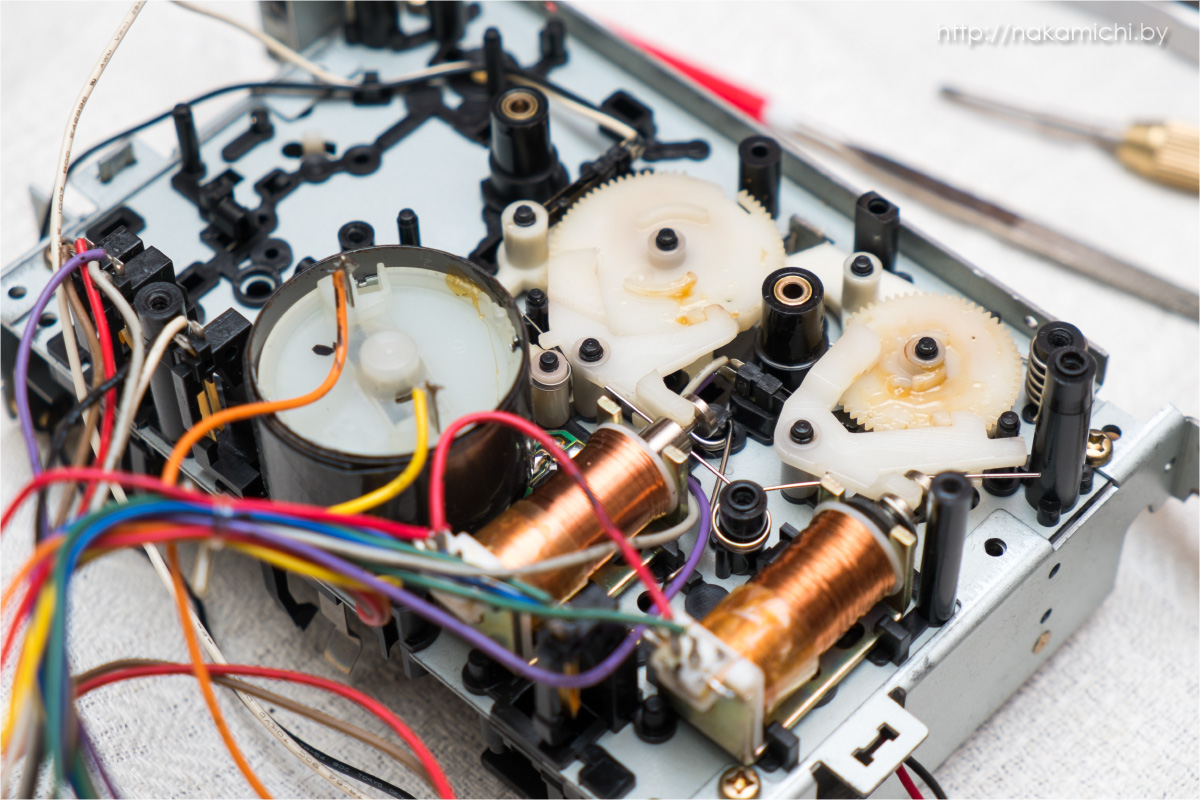 Vintage Audio Stereo Cassette Deck AIWA ADF660 repair of tape drive mechanism