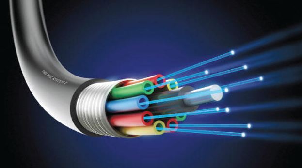 ماهى فكرة عمل الالياف الضوئية Optical Fiber وكيف يتم تصنيعها وفيما تستخدم