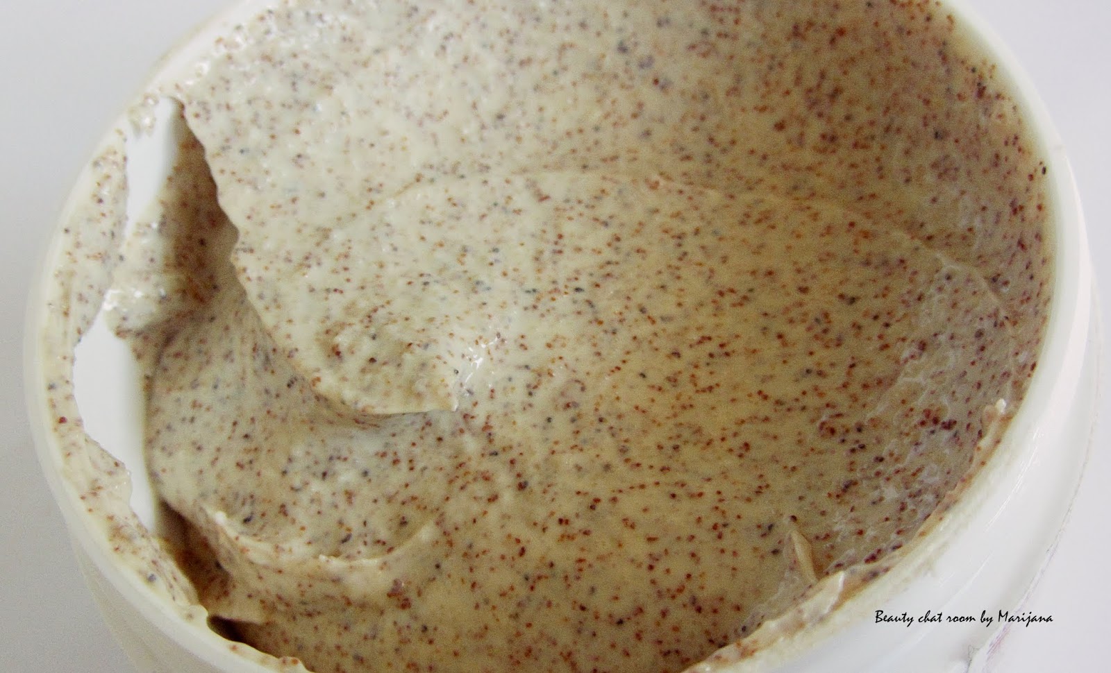 Beauty chatroom by Marijana KIEHL`S Gently Exfoliating Body Scrub