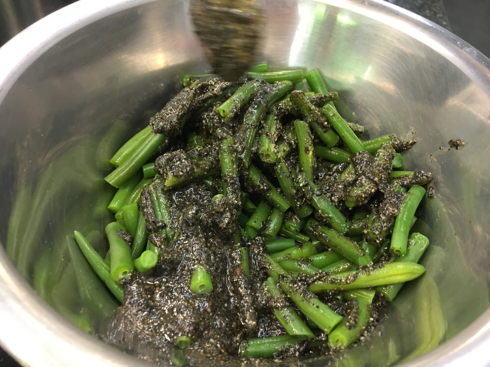 Japanese Green Beans with Black Sesame Sauce By Yuki Gomi / LUCY