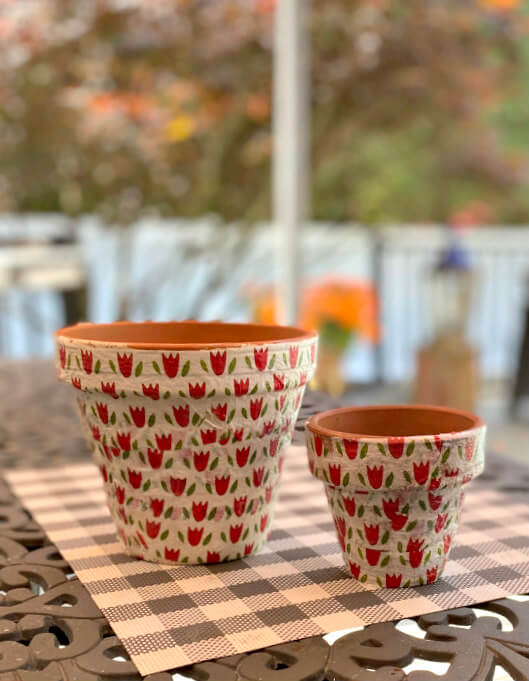 Decoupaging Flower Pots with Napkins