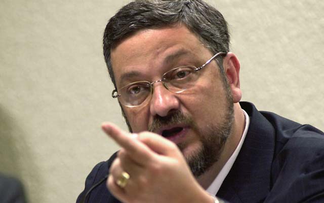 Delação de Palocci implica Ambev, Lula e Dilma, diz jornal