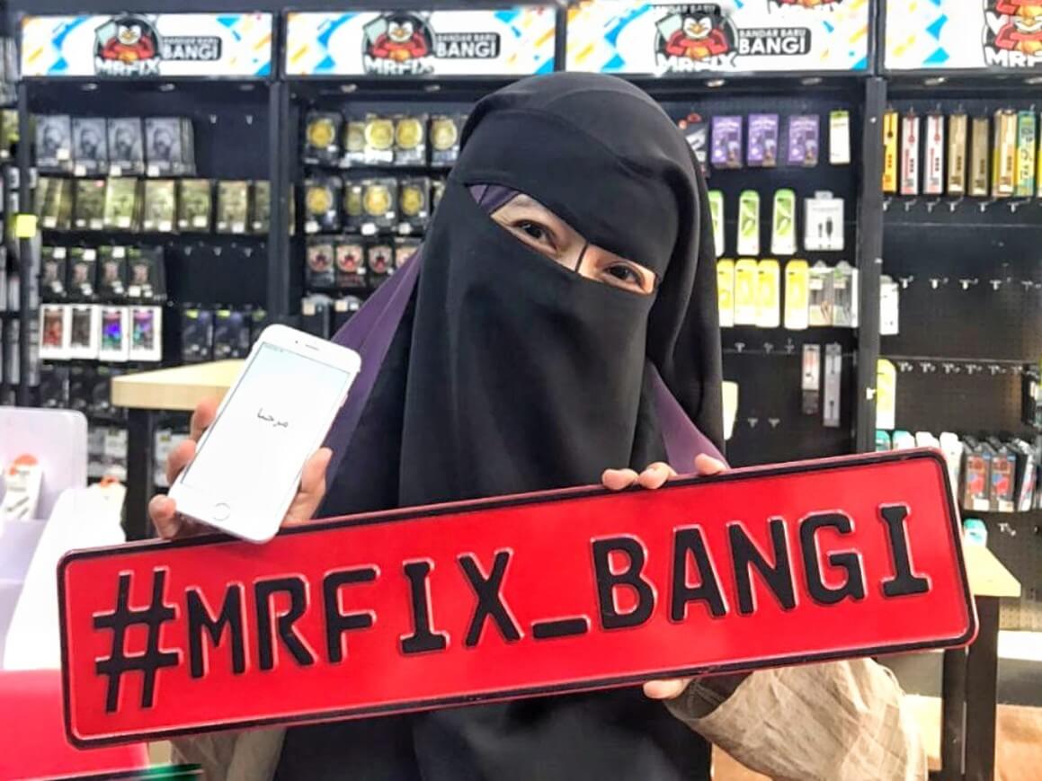 Kedai Repair Telefon dan Laptop Terbaik di MRFIX Gadget Bangi - Ana Suhana