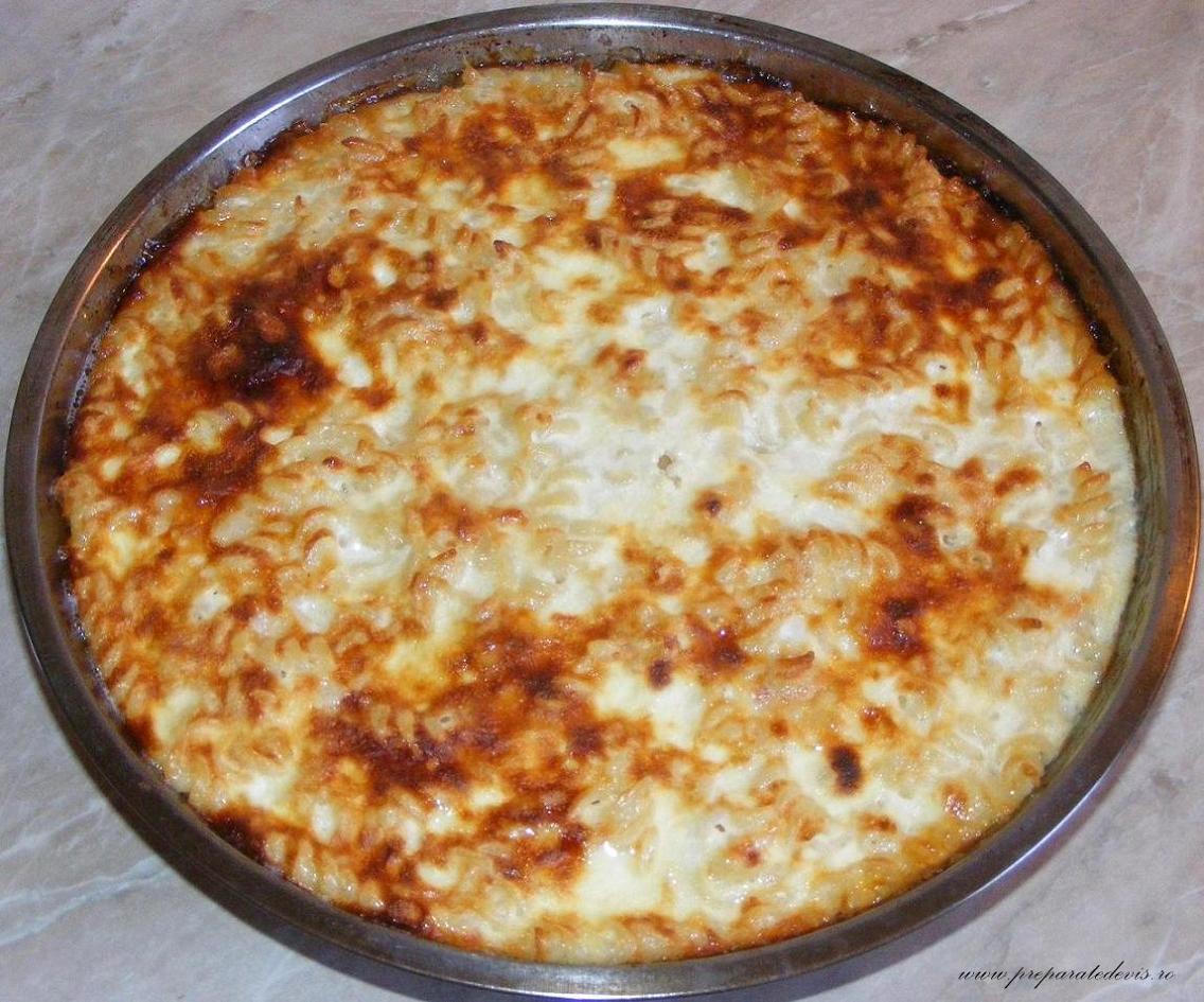 Macaroane cu branza la cuptor Retete Culinare Preparatedevis.ro Macaroane cu branza la cuptor Retete Culinare Preparatedevis.ro