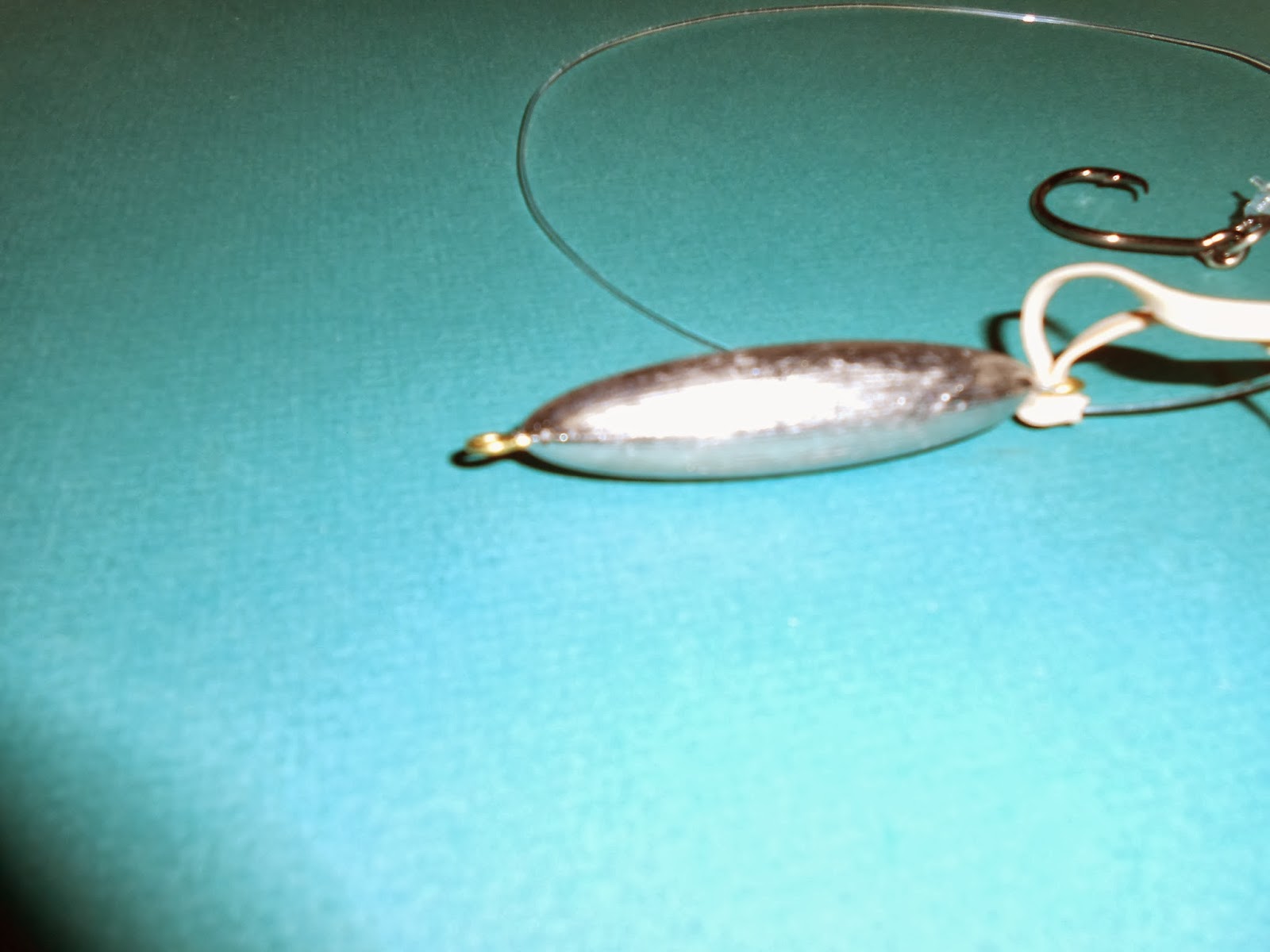 Fishing with Gary Teraoka Installing a Torpedo Sinker with a Rubberband