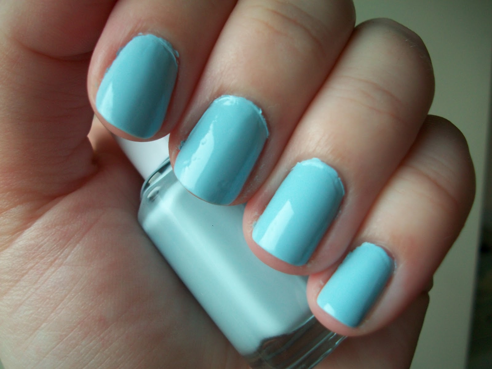 nail varnish color to match nay blue clothes