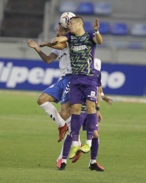 El Tenerife se impone a un Málaga bastante verde (2-0)