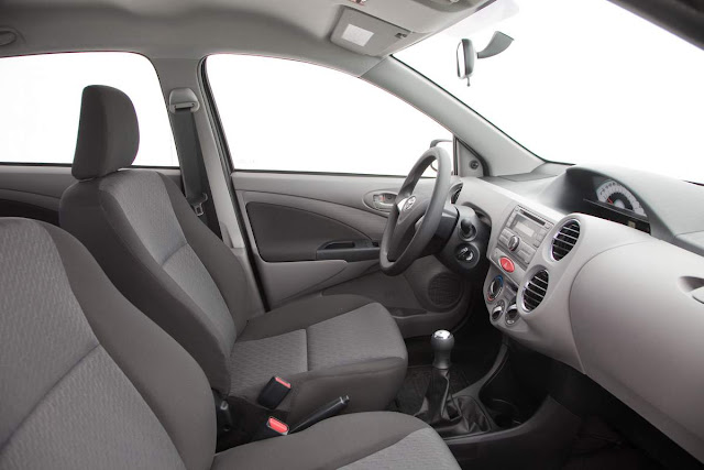 Toyota Etios Sedã - interior