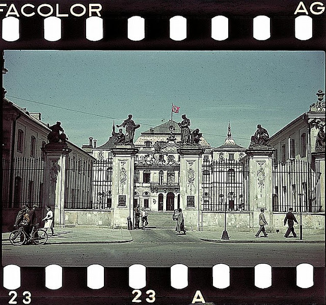 Likely the Pałac Prezydencki (Presidential Palace) in Warsaw.