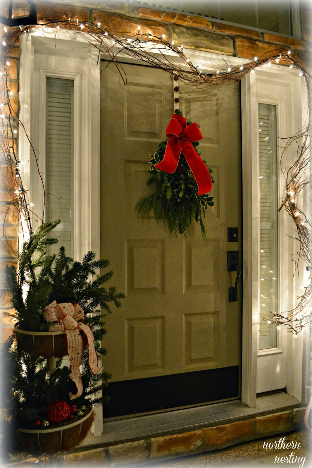 Northern Nesting: Welcome...Christmas in the Entry