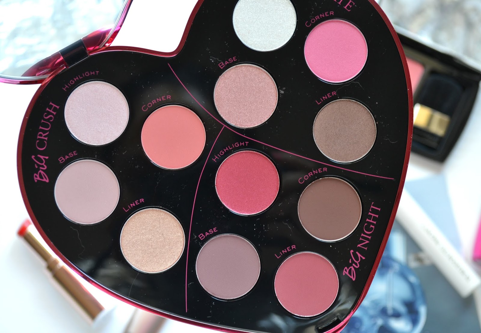 MAKEUP Monsieur Big HeartShaped Eyeshadow Palette Cosmetic