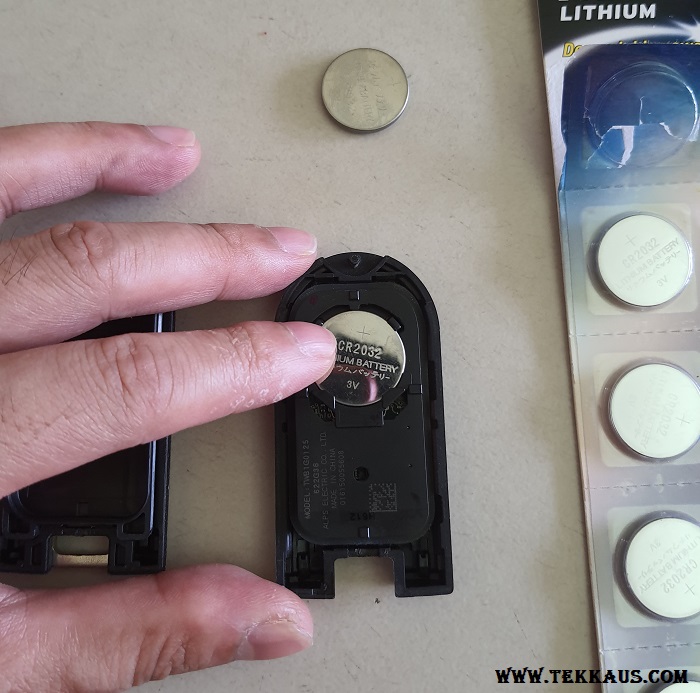 How To Change Your Perodua Smartkey Remote Battery Tekkaus Malaysia