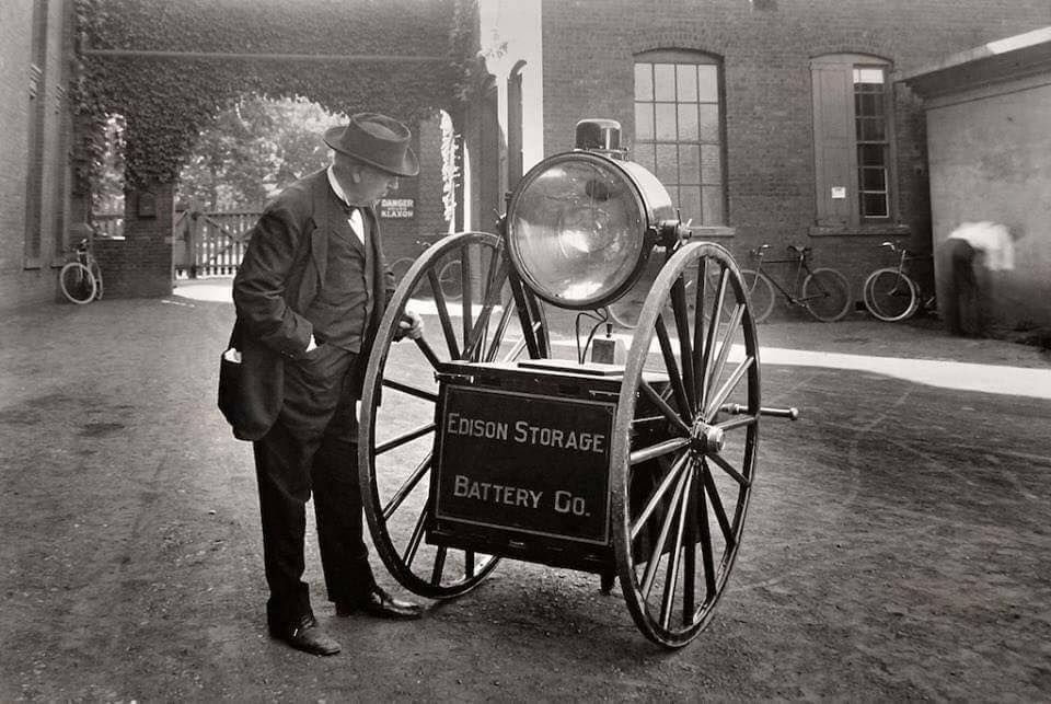 Just A Car Guy Thomas Edison 1915, This searchlight used a new gasfilled, tungstenfilament