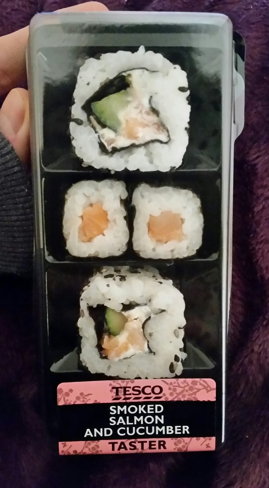 Trust Me Treats Tesco Smoked Salmon & Cucumber Sushi Taster review