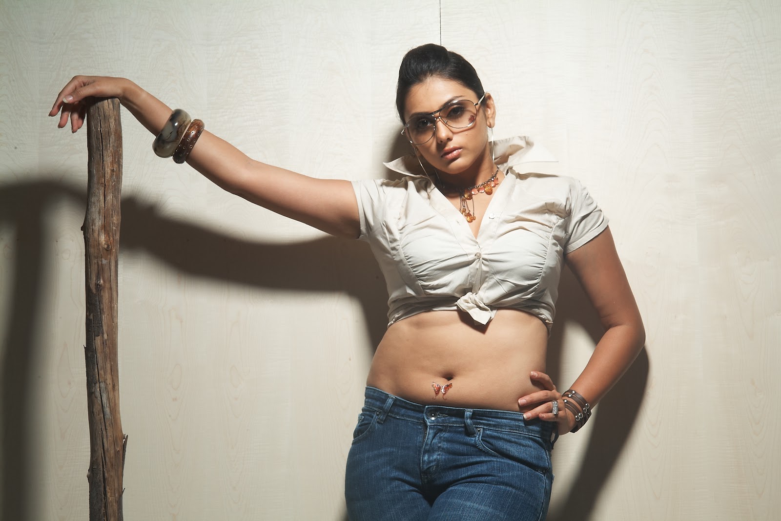 Sab Sexy Actress Namitha Latest Cute And Spicy Photo Shoot Gallery