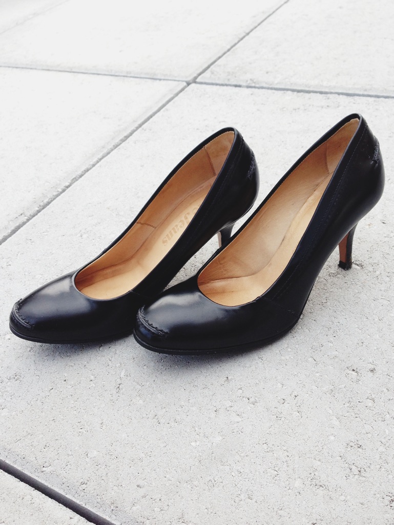 shopmycloset the shopblog [SOLD] Acne Studios Classic Black Pumps 42
