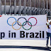 POLÍTICA / Grupo protesta contra impeachment em estádio olímpico em Brasília