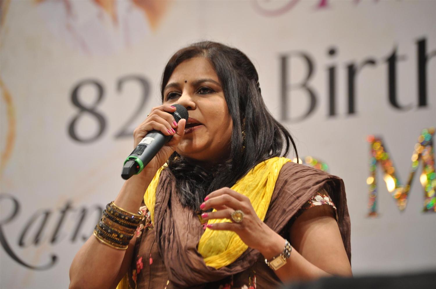 Sadhana Sargam Profile, Affairs, Contacts, Boyfriend, Gallery, News, Hd