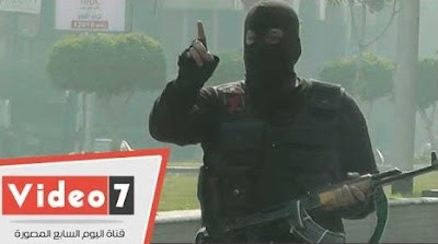 ضابط-بالعمليات-الخاصة-يطمئن-المواطنين-كالتشر-عربية ضابط-بالعمليات-الخاصة-يطمئن-المواطنين-كالتشر-عربية
