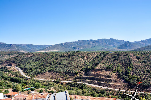 Al fondo Peña Escrita desde Fuencaliente