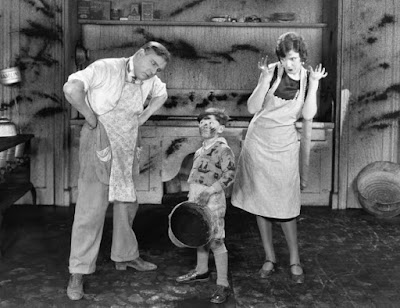 A scene from "Hard Work" (1928)