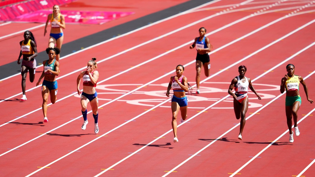 Tiffani Marinho fica em quinto em sua bateria e não vai à semifinal dos