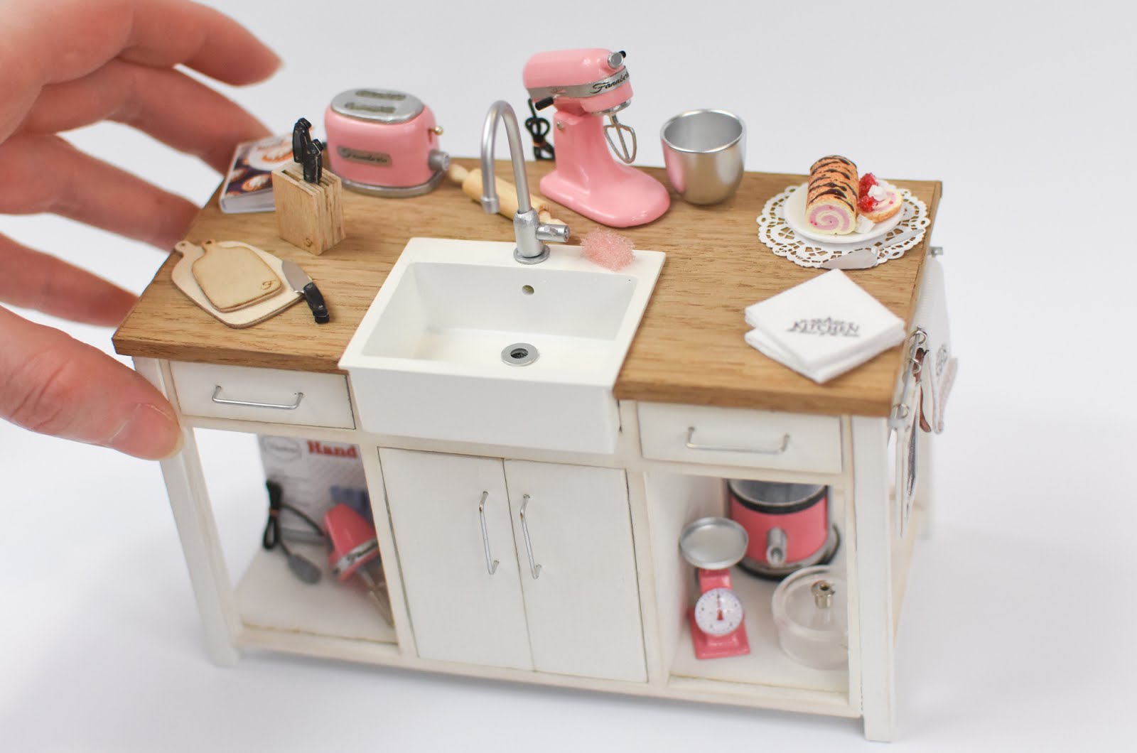 Kitchen island with sink