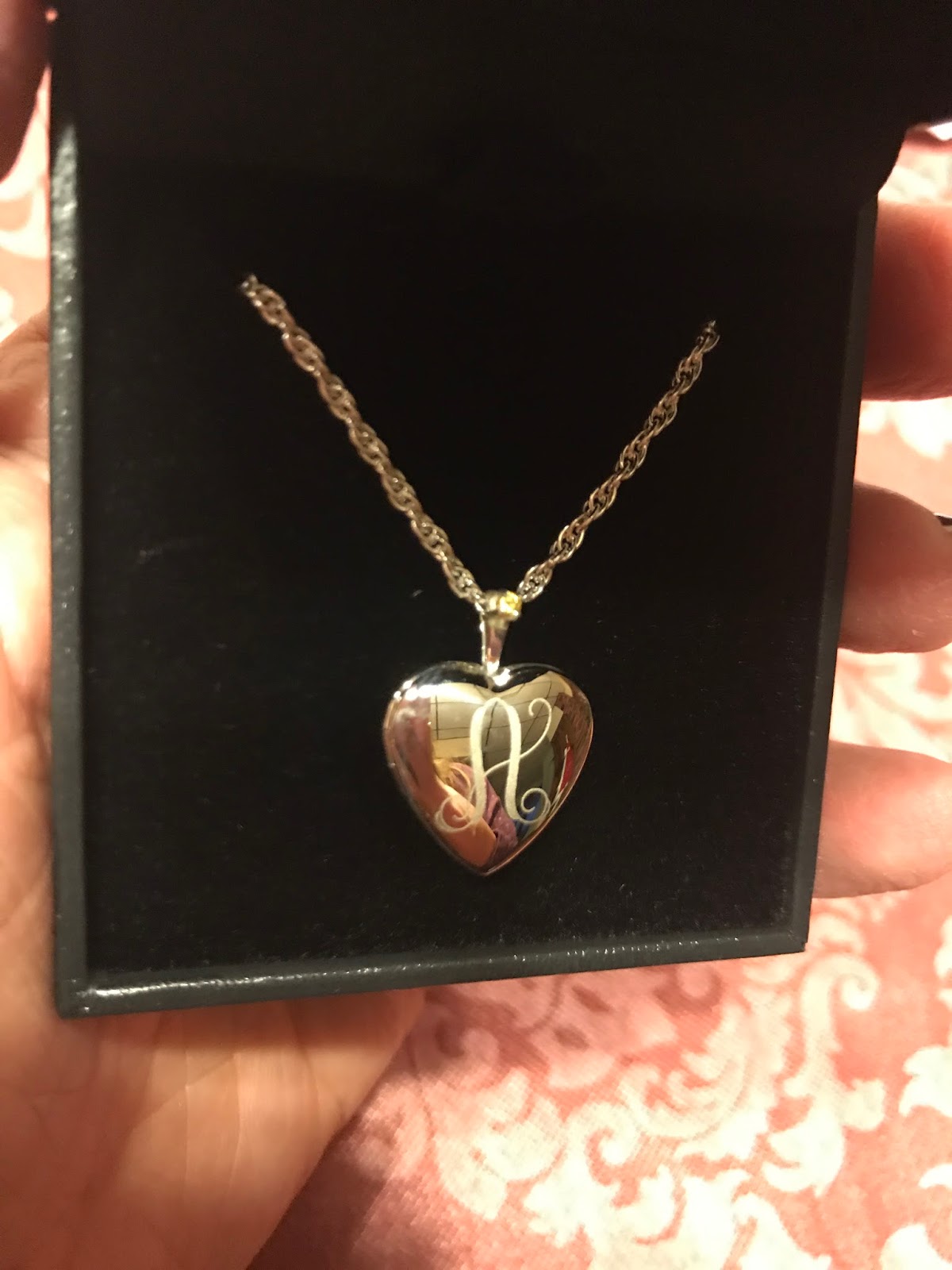 Gift a Beautiful Locket Gifts With Sentiment from