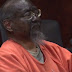 Homem se pinta de preto em seu julgamento e faz a acusação de racismo mais estranha da história dos tribunais